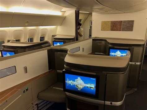 boeing 777 qatar|Review: Qatar Airways Boeing 777 First Class (MLE .